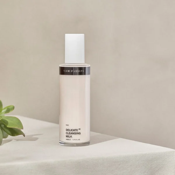 Delicate Cleansing Milk 00 – Bild 4