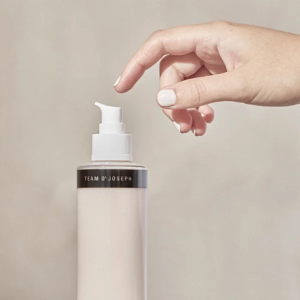Delicate Cleansing Milk 00 – Bild 5